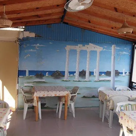 Selen Butik Bed & Breakfast Side